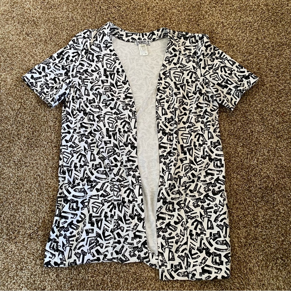 Taurus II || Vintage Open Front Short Sleeve Layering Top Abstract Print